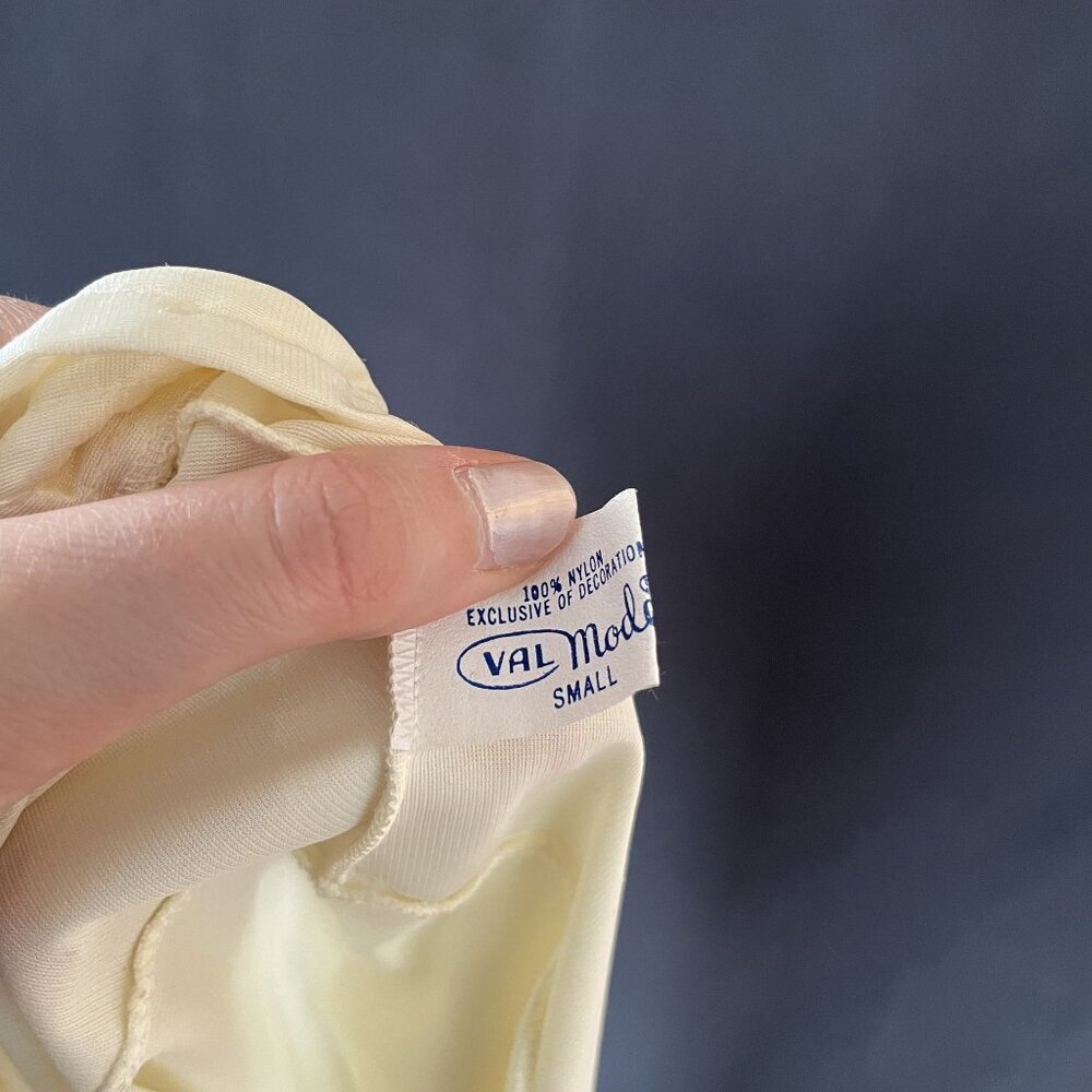 vintage valmode baby yellow robe 3/4 sleeves lingerie women's size small belted‎ - Picture 8 of 8